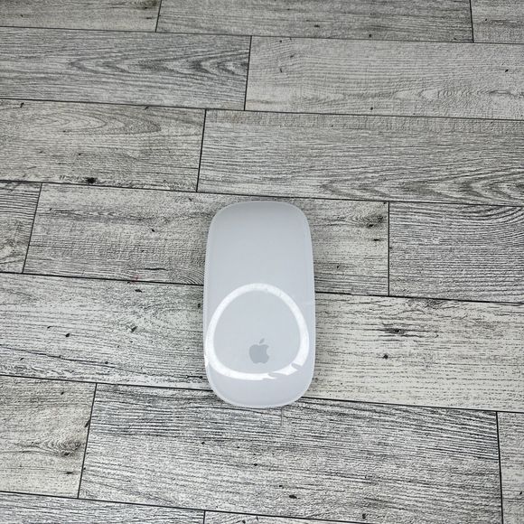 Genuine Apple Magic Mouse (MB829LL/A) Bluetooth Wireless A1296 - Picture 1 of 2